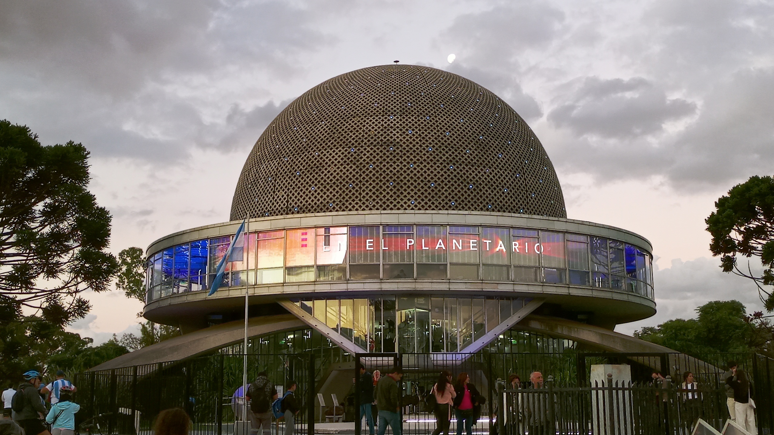 El eclipse lunar en el Planetario Galilei